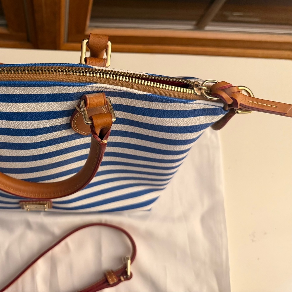 💐 NEW 💐 Dooney & Burke Striped Satchel/Crossbody - Picture 2 of 5